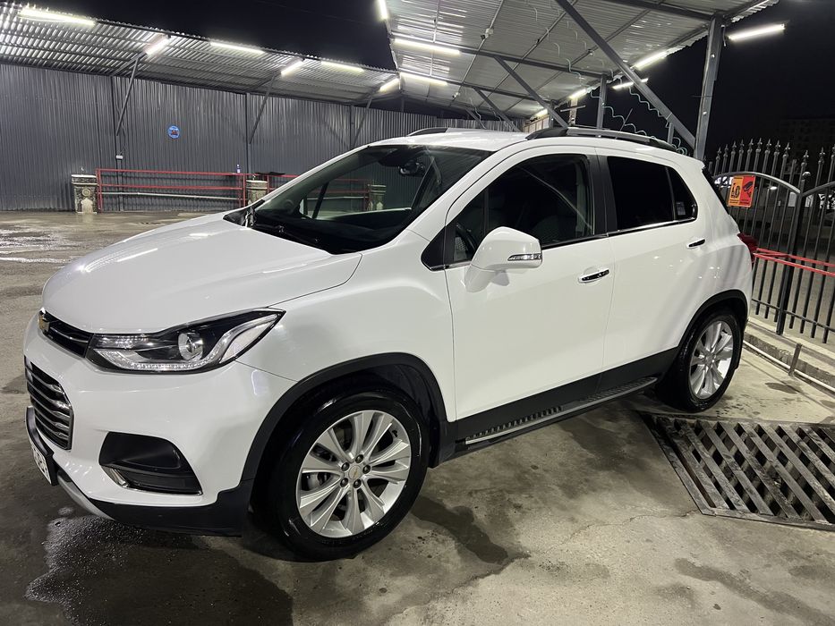 Автомобиль Трекер 1