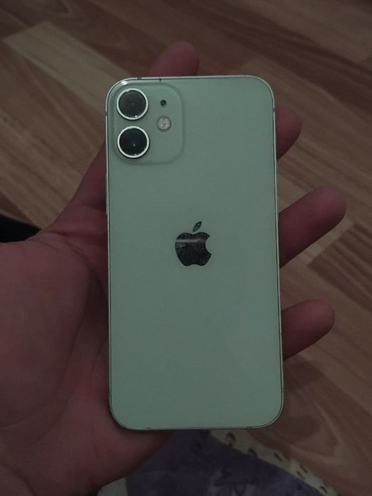 Айфон 12 мини продам или обмен на самсунг