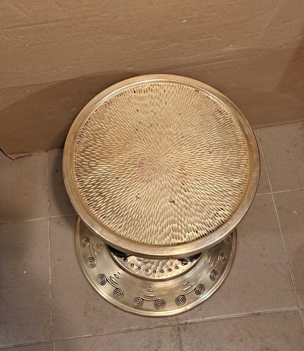 Masă antică de cafea