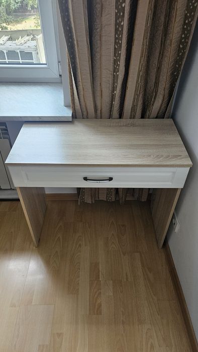 Стол на продажу из IKEA