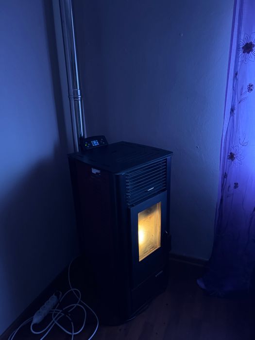 Sobă pe peleți funcțională