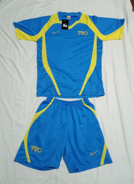 Продам футбольную форму