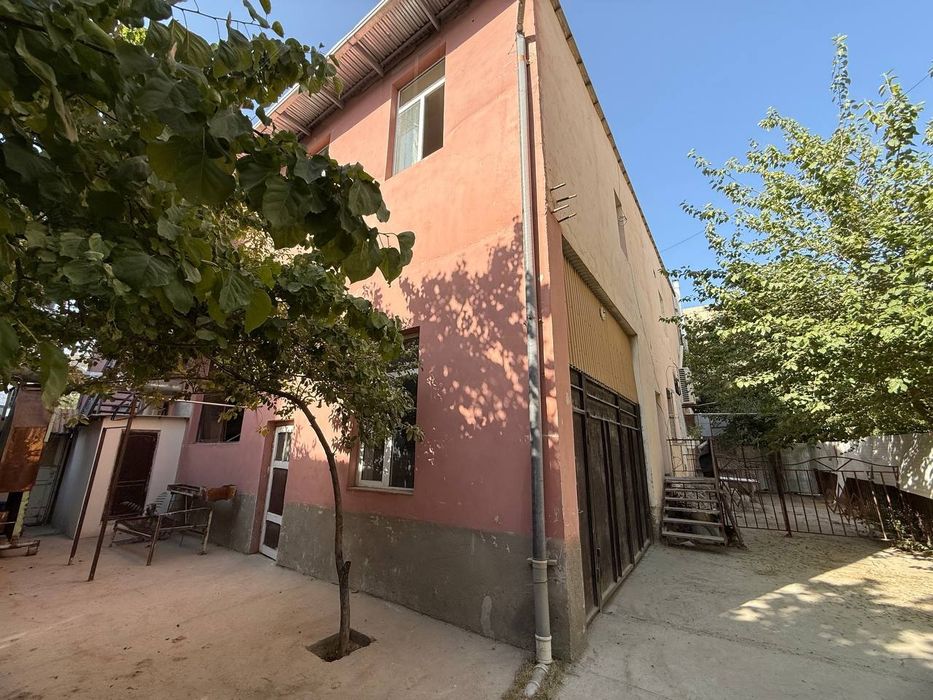 2 qavatli noturar joy sotiladi