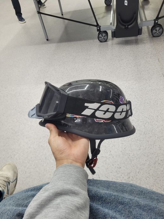 Немецкая карбоновая мотошлем