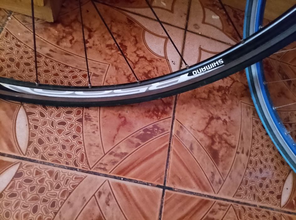 Vând rotii de biciclete de concurs