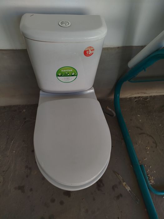 Унитаз  б/ у.в хорошем состоянии