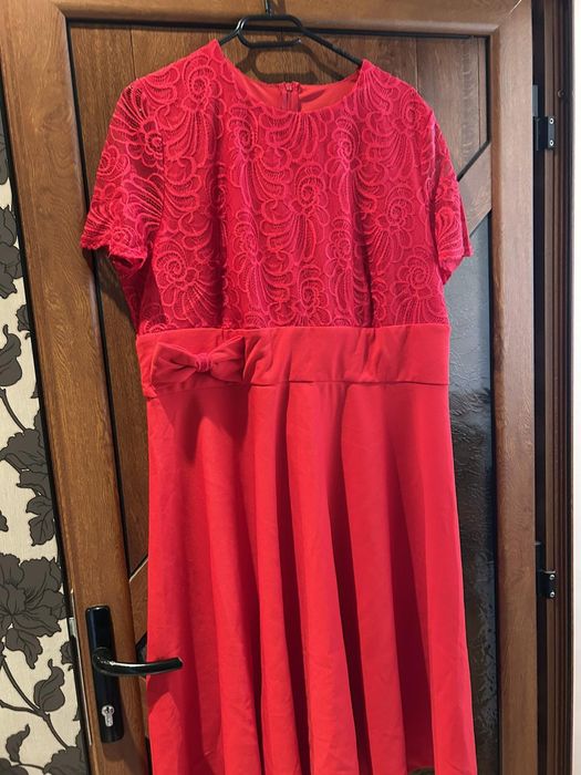 Дамска червена рокля