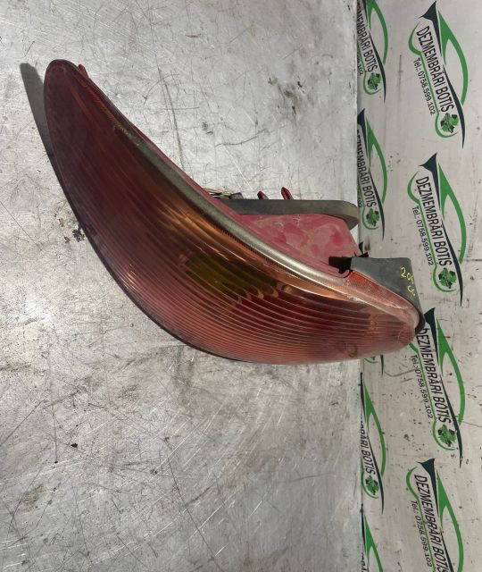 Lampa / Tripla stop dreapta pe hayon Renault Clio a 2-a generatie