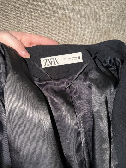 Пиджак ZARA черная женская