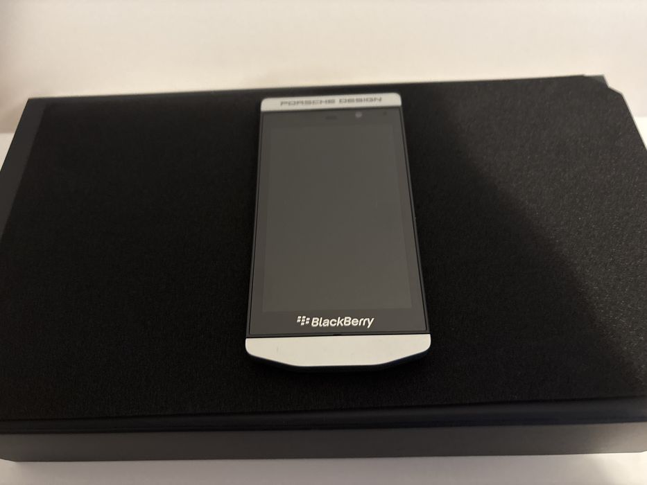 Blackberry Porsche Design P9982 -NOU-
