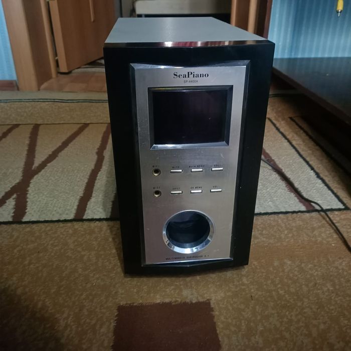 Продам сабвуфер и 5 колонок