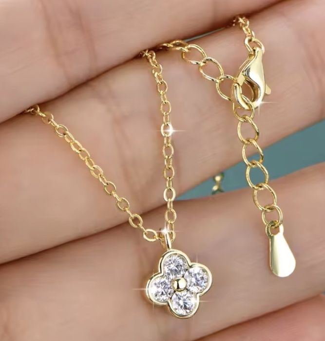 Сребърно колие с позлата и диамант-мойсанит1 , 2 и 3 карата