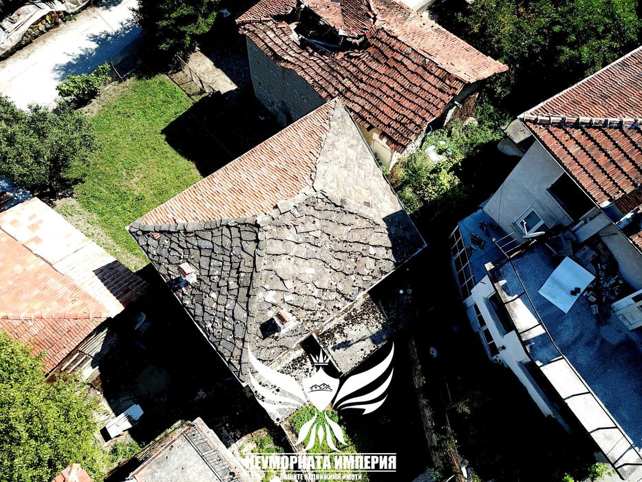 Продавам двуетажна къща 120РЗП с 260кв. двор в село Малево