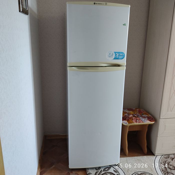 Холодильник LG продам