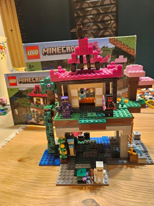 Lego Terenul de Antrenament, 534 piese