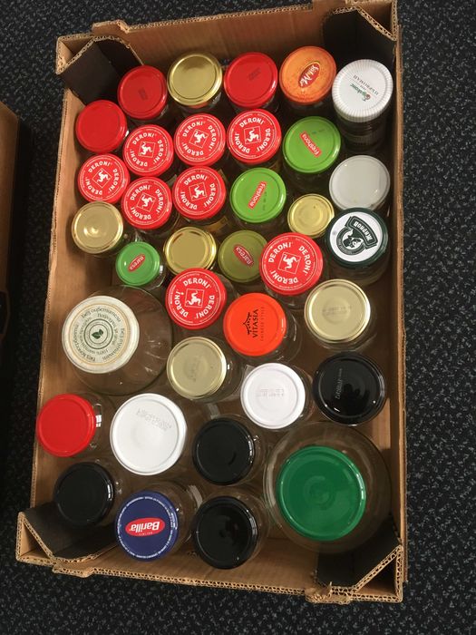 буркани с капачки 750 мл - 37 бр;  големи 5 бр;  малки 50 бр