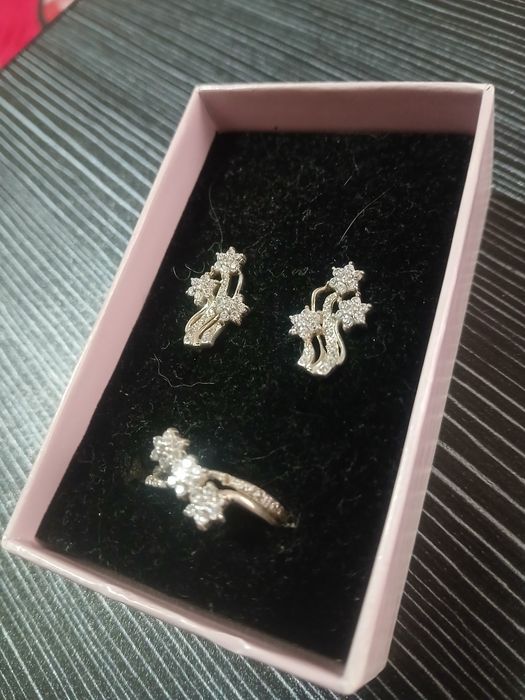 Кольцо и серьги (комплект)