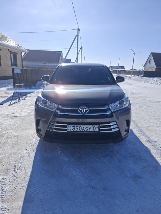 Продам машину ..