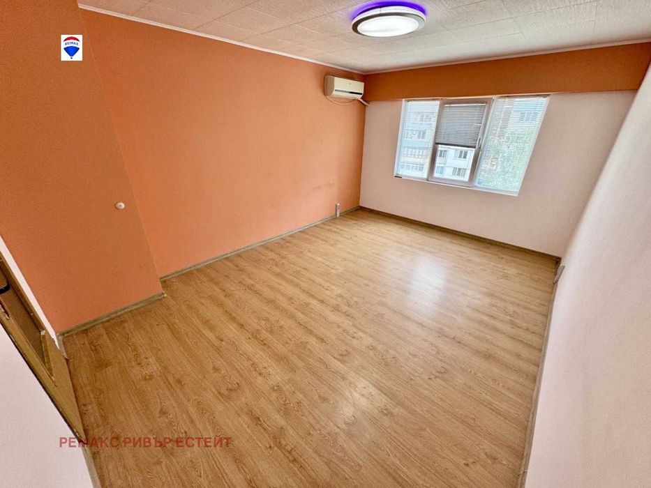 Тристаен апартамент за продажба кв. Дружба 3