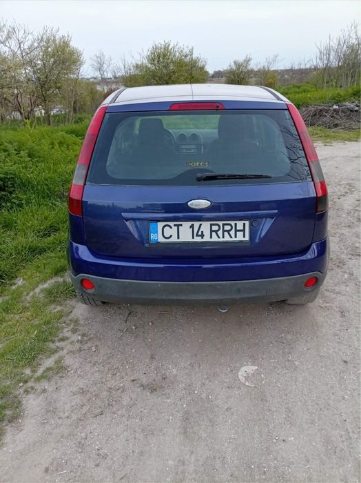 Vand ford fiesta stare foarte buna