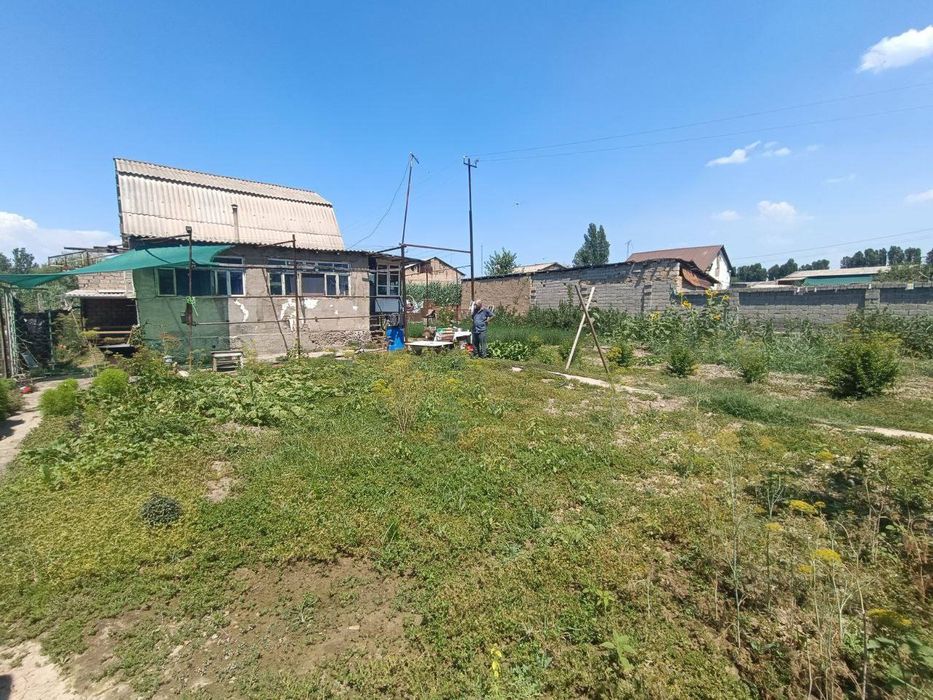 Продам дачный участок возле речки 6 сотых