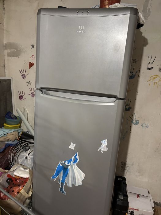 Холодильник INDESIT