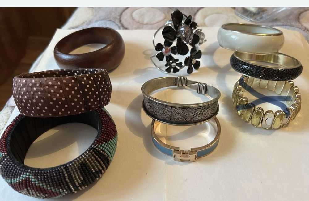 Продам браслеты из камней кафф,колье, цепочки с подвесками,серьги,