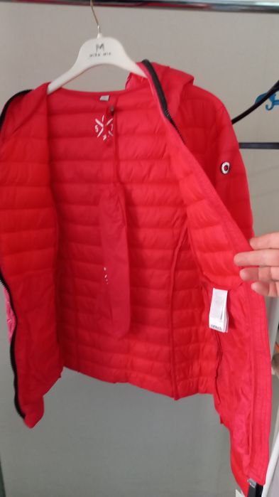 Продам женскую куртку