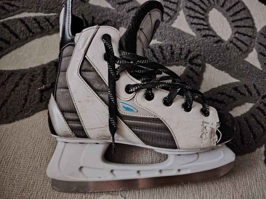 Продам коньки б/у