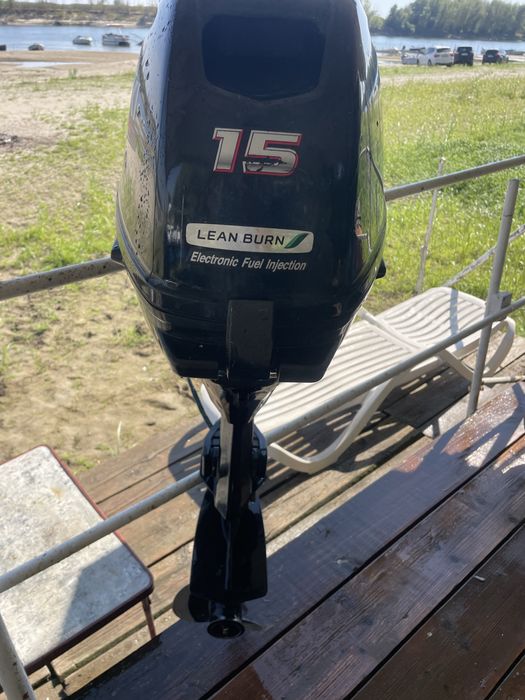 Vand barca cu motor suzuki 15cp