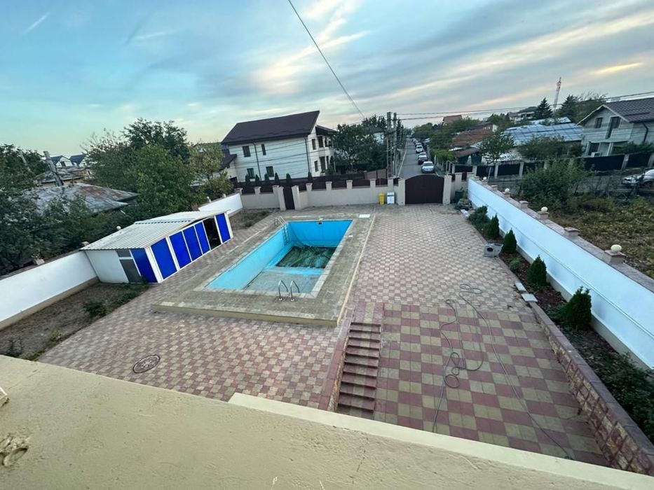 Vila Pipera, showroom , muncitori , loc de joaca