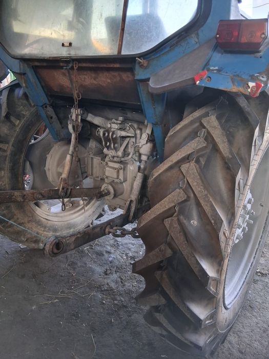 Vând tractor landini