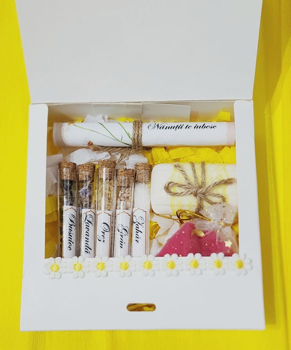 Prima băiță cu nașii