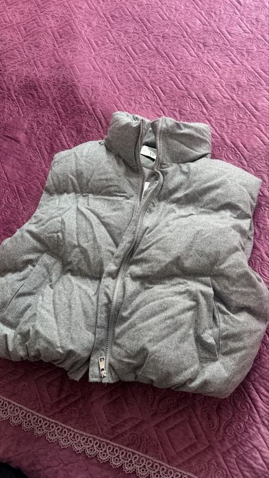 Безрукавка серая