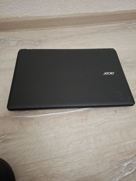 Vând laptop acer