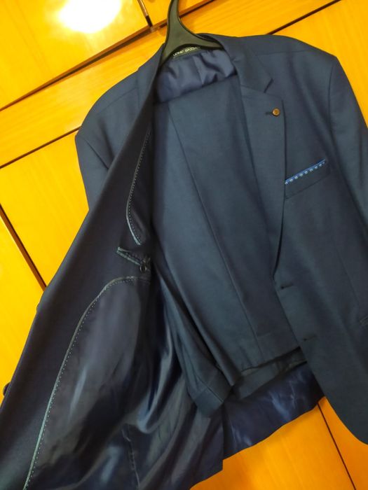 Костюм темно синий молодёжный