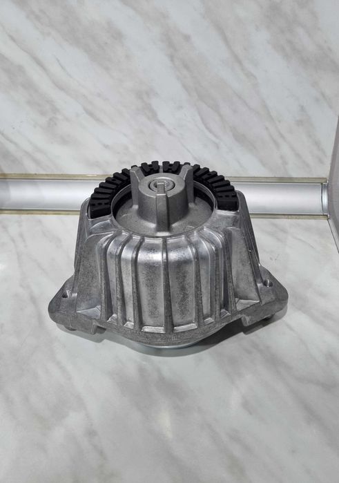 Преден тампон за двигател Mercedes C250 cdi