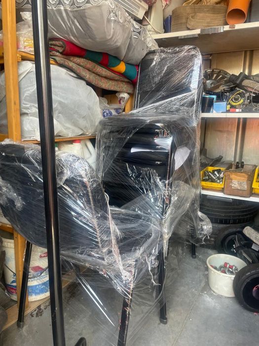 Продам новые стулья