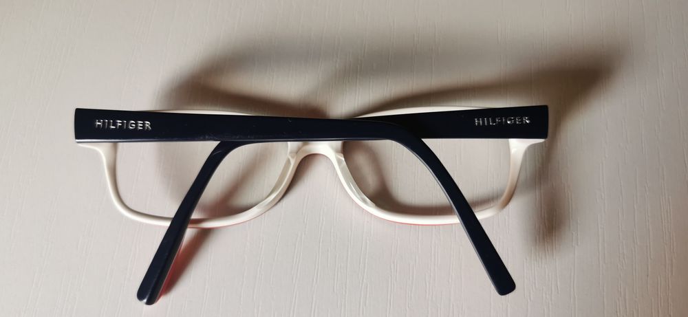 Rama ochelari Tommy Hilfiger impecabile