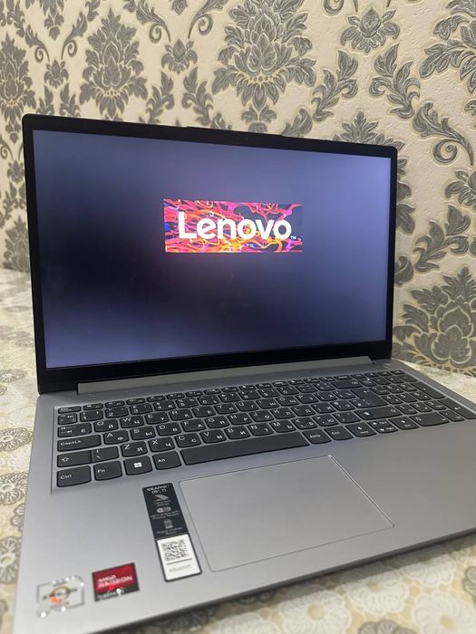 Noutbuk LENOVO Athlon 712OU