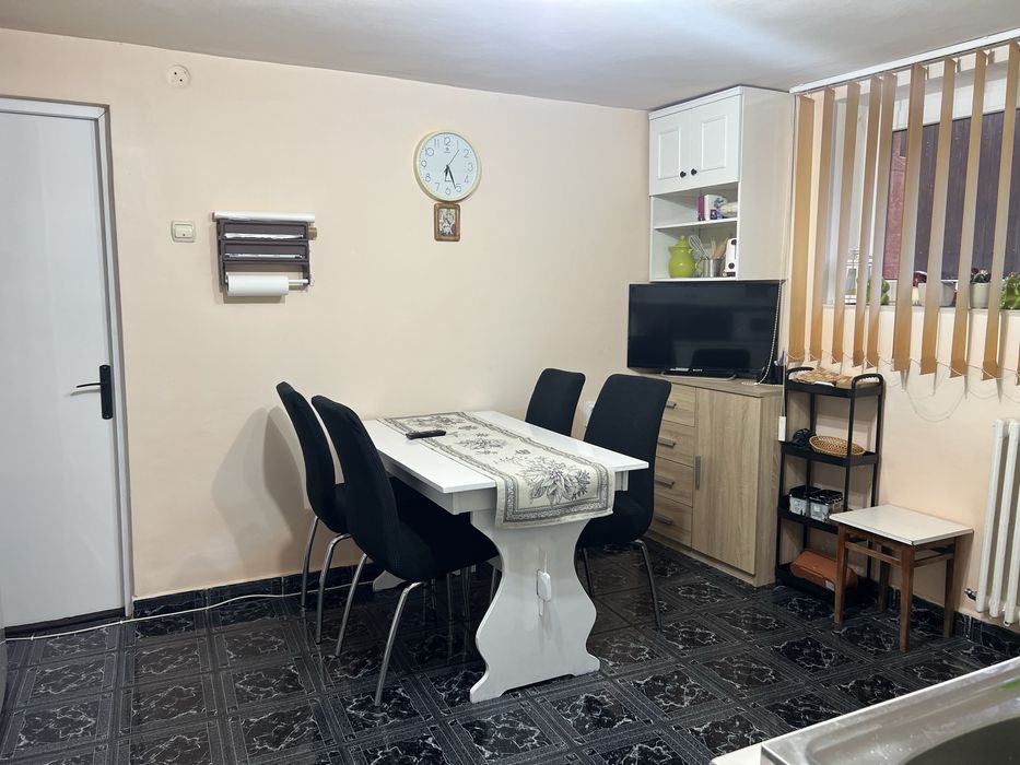 Inchiriez apartament cu 2 camere