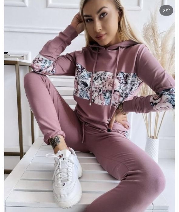 Дамски спортен екип