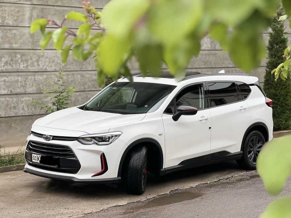 Chevrolet Orlando-2 Red Line