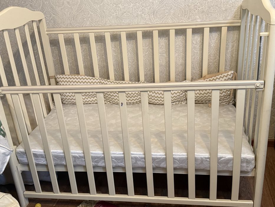 Детская кроватка