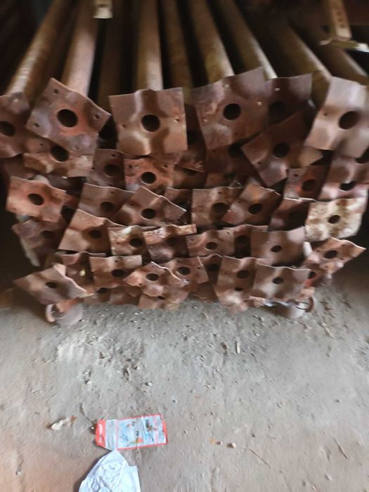 Popi metalici telescopici pentru construcții