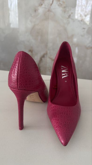 Zara цикламени обувки на висок ток
