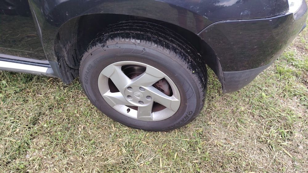 Jante aliaj Dacia Duster cu anvelope noi 215 65 16 dot 2023