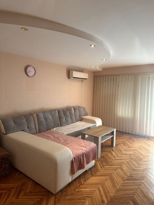 Дава се под наем Двустаен апартамент в Димитровград - 68 кв.м за 219.3 € - Снимка #2