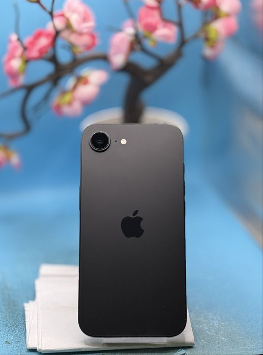 ГАРАНЦИОНЕН!!! Apple iPhone 16e, 256GB, 5G, Black