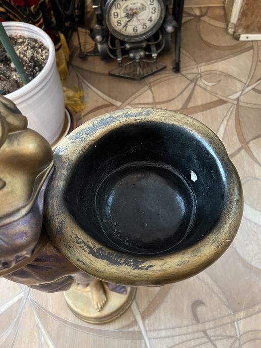 Фигура с кашпо "Девушка в платье"